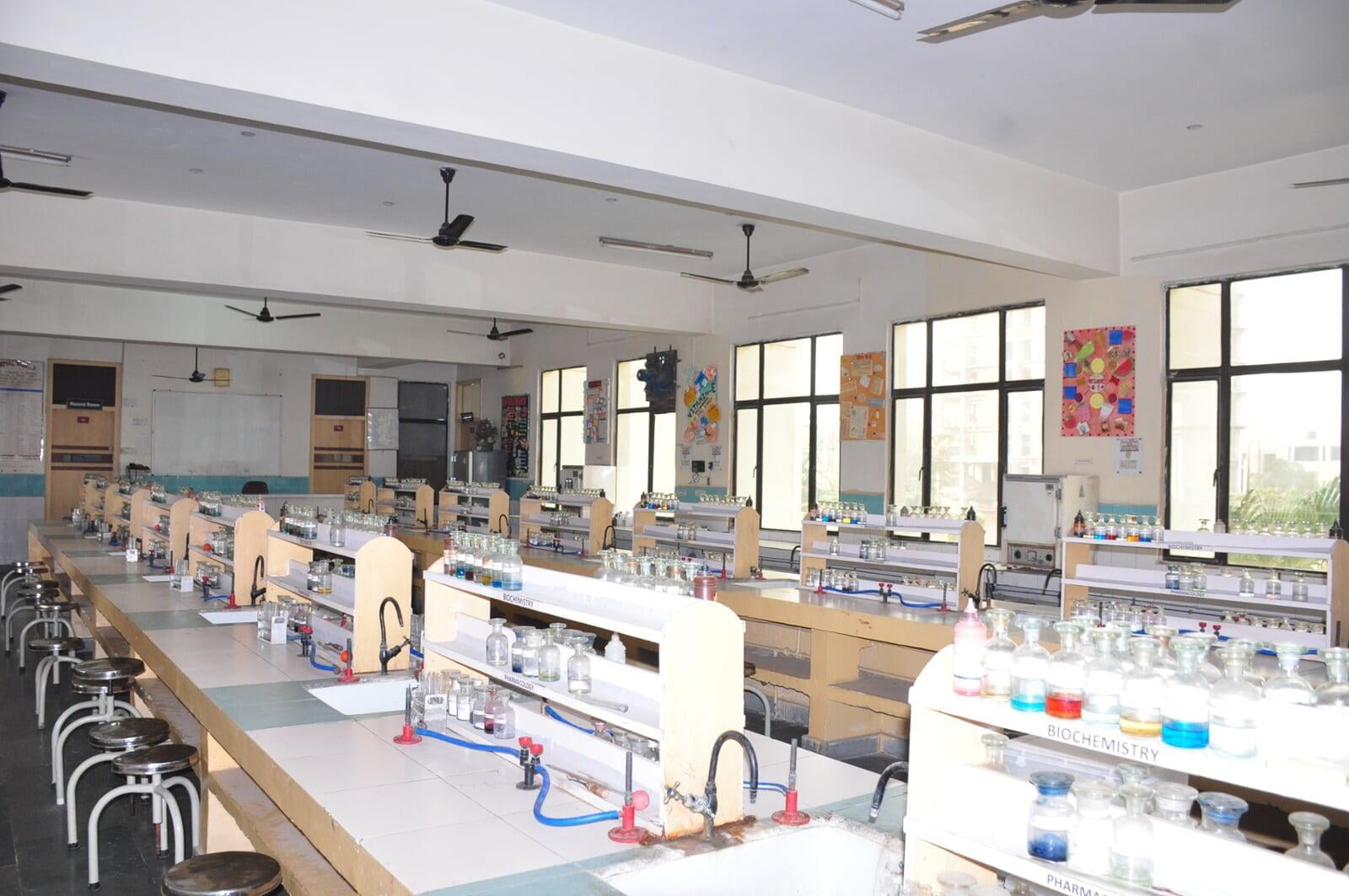 ITS DENTAL COLLEGE LABORATORY