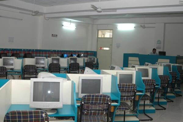 ITS Dental College computer lab 2